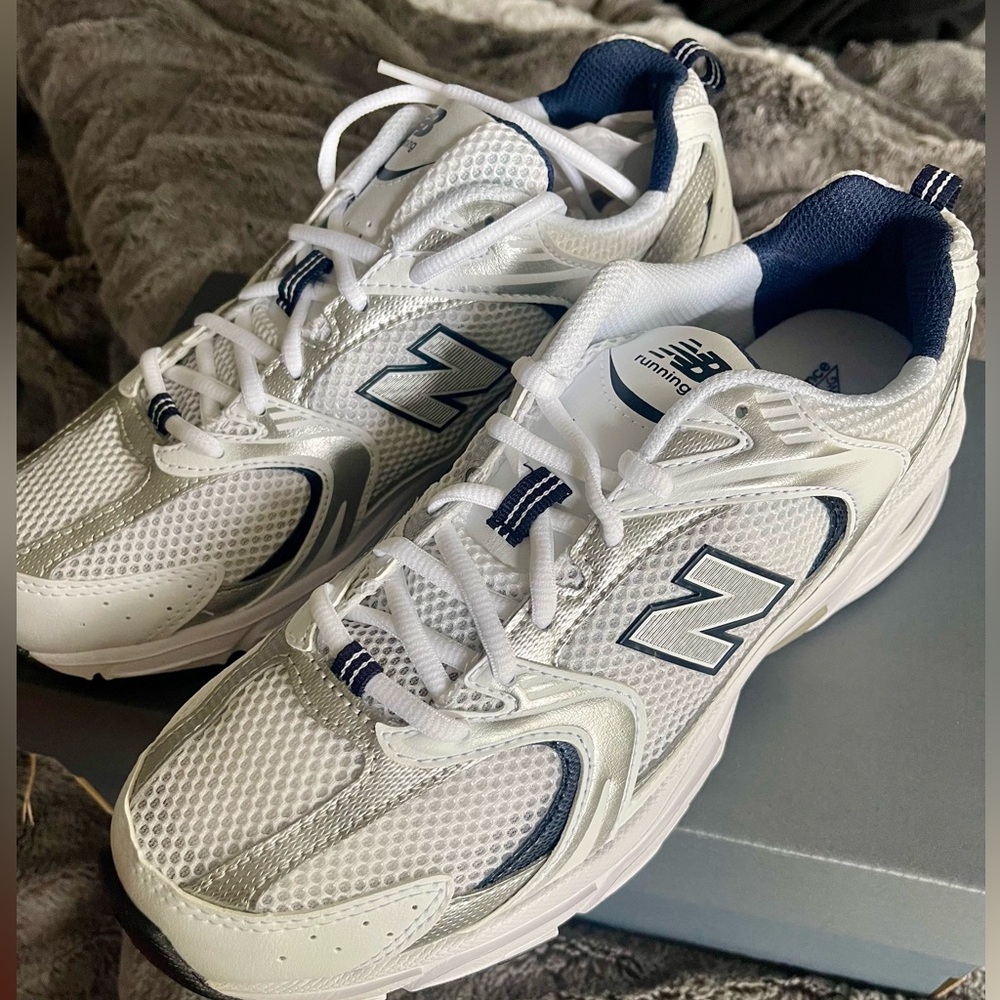 New Balance 530 White and Blue Athletic Shoes with Retro Design-Gender inclusive